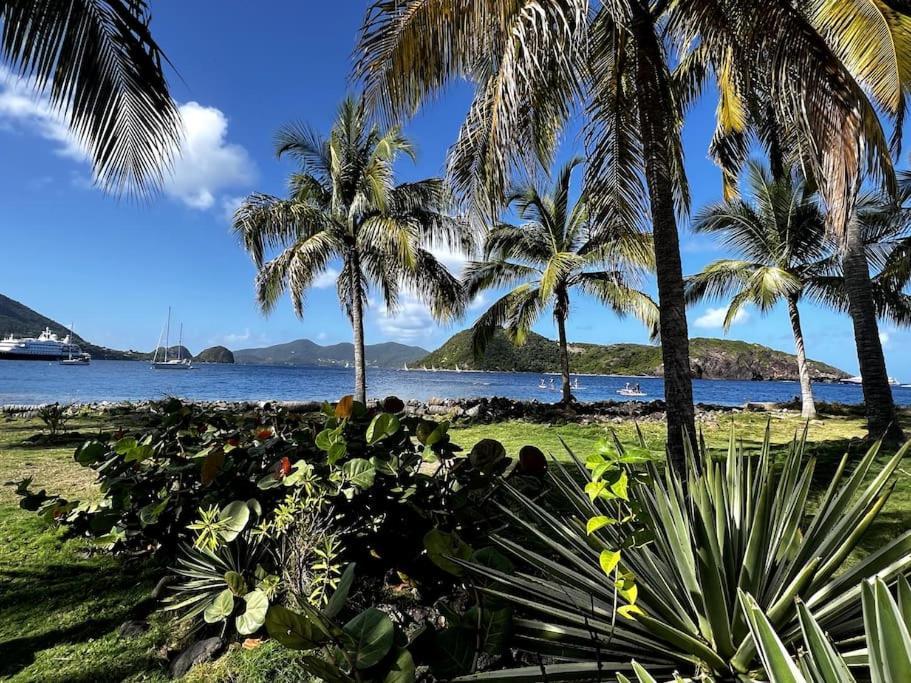 Bungalow Sucrier, Les Pieds Dans L'Eau Terre-De-Haut Bagian luar foto
